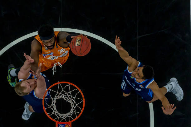 年仅19岁 年仅19岁