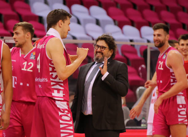 现出良好的 现出良好的