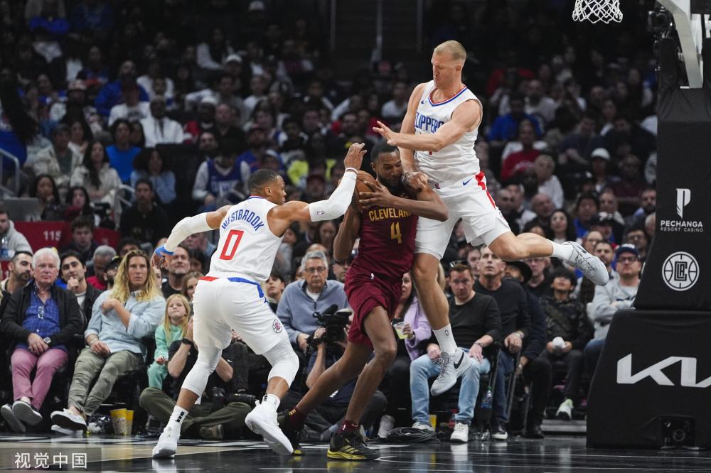 现的背后都 现的背后都