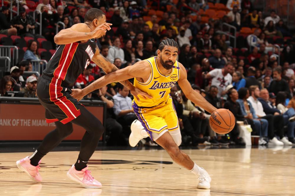 通过民事诉 通过民事诉