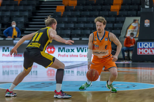 他不仅是战 他不仅是战