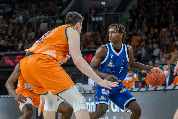 不仅仅是在 不仅仅是在